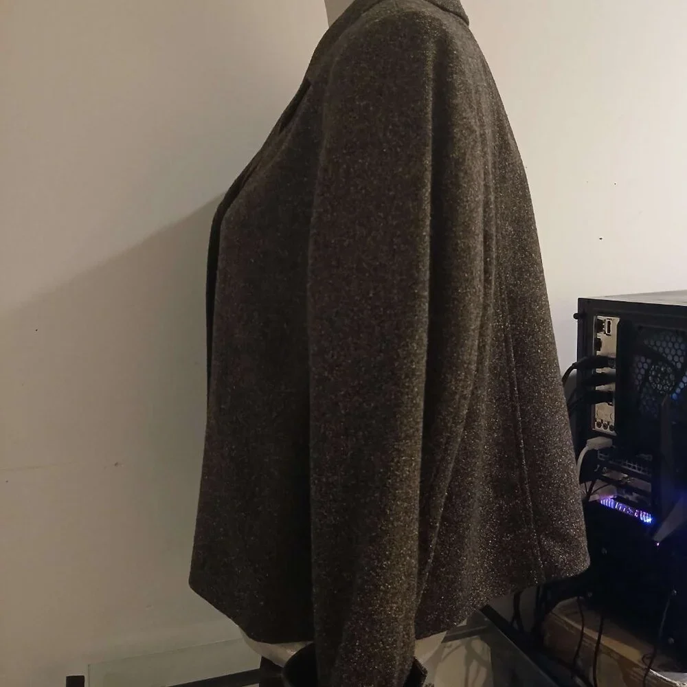 Vintage Woman's Suit Coat - Picture 6 of 13